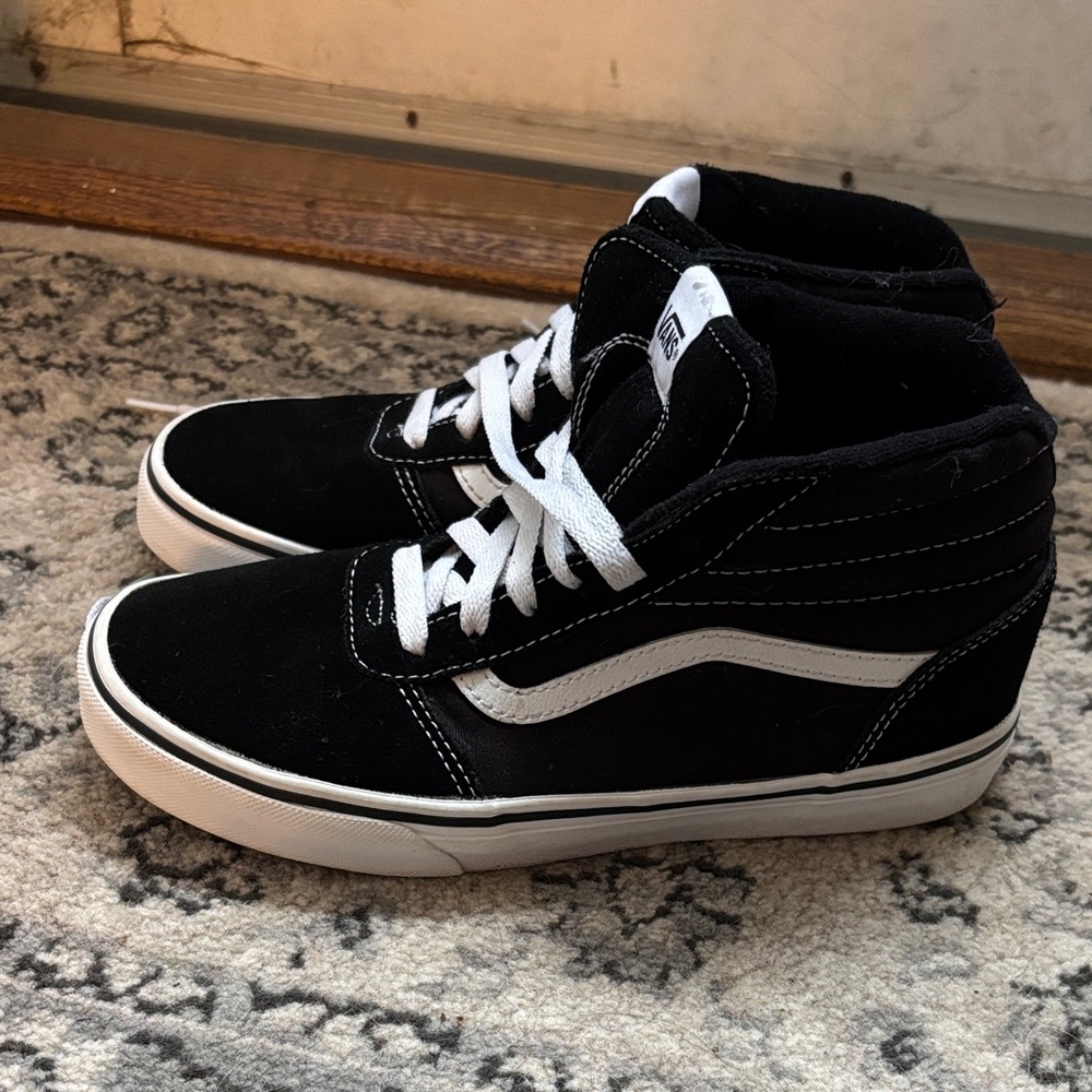 VANS Kids' Grade School Sk8-Hi Suede Shoes